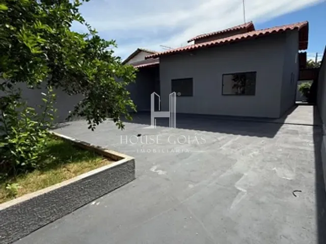 Casa com 300m² 3 quartos e 2 banheiros, à venda, no bairro Jardim dos Buritis em Aparecida de Goiânia