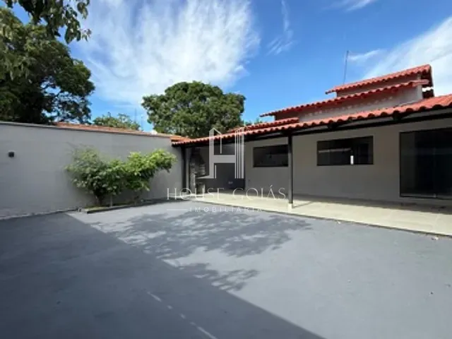 Casa com 300m² 3 quartos e 2 banheiros, à venda, no bairro Jardim dos Buritis em Aparecida de Goiânia
