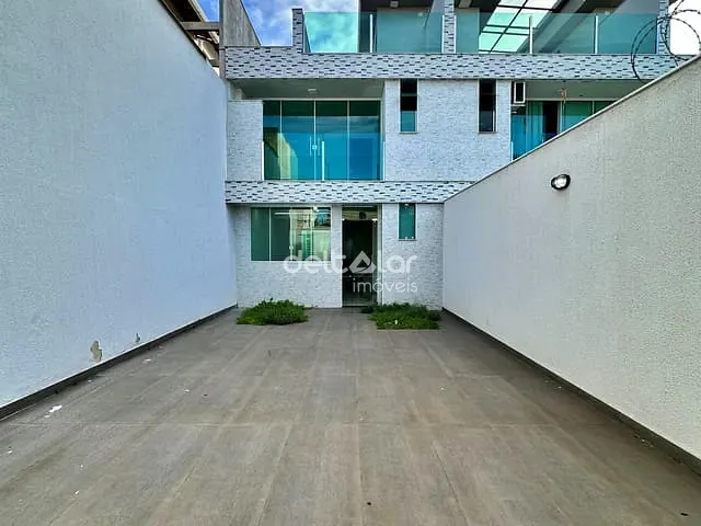 Casa com 105m² 3 quartos e 3 banheiros, para alugar, no bairro Santa Amélia em Belo Horizonte