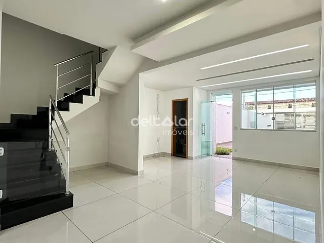 Casa com 105m² 3 quartos e 3 banheiros, para alugar, no bairro Santa Amélia em Belo Horizonte