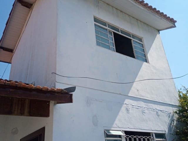 Casa com 250m² 4 quartos e 2 banheiros, à venda, no bairro Delta em Pindamonhangaba
