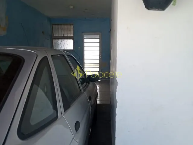 Casa com 250m² 4 quartos e 2 banheiros, à venda, no bairro Delta em Pindamonhangaba