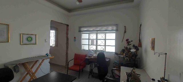 Casa com 330m² 1 quarto e 1 banheiro, à venda, no bairro Jardim do Ypê em Pindamonhangaba