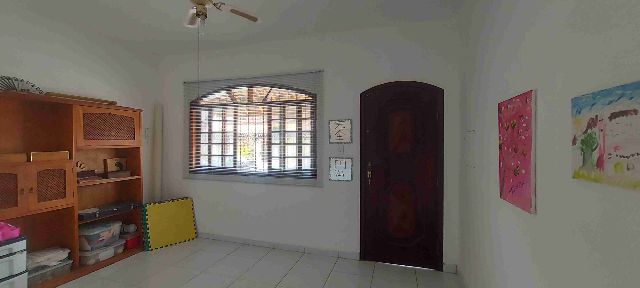 Casa com 330m² 1 quarto e 1 banheiro, à venda, no bairro Jardim do Ypê em Pindamonhangaba