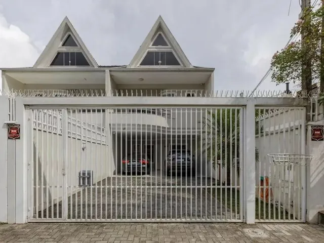 Casa com 210m² 3 quartos e 4 banheiros, à venda, no bairro Mossunguê em Curitiba