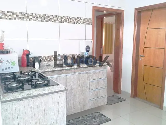Casa com 300m² 3 quartos e 4 banheiros, à venda ou para alugar, no bairro Parque Nova Suiça em Valinhos