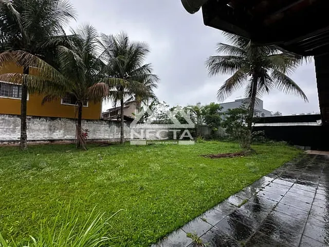 Casa com 720m² 3 quartos e 2 banheiros, à venda, no bairro Massaguaçu em Caraguatatuba