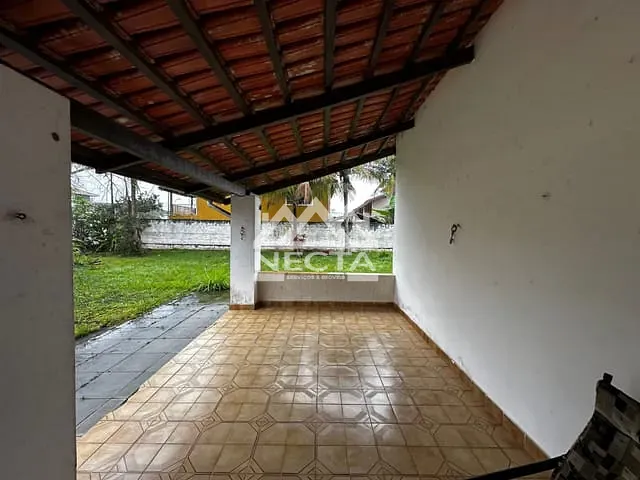 Casa com 720m² 3 quartos e 2 banheiros, à venda, no bairro Massaguaçu em Caraguatatuba