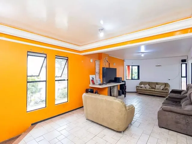Casa com 601m² 4 quartos e 3 banheiros, à venda, no bairro Mossunguê em Curitiba