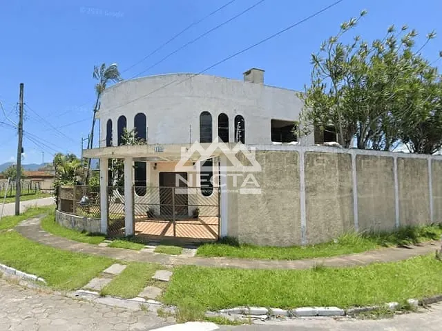 Casa com 499m² 5 quartos e 5 banheiros, à venda, no bairro Praia das Palmeiras em Caraguatatuba