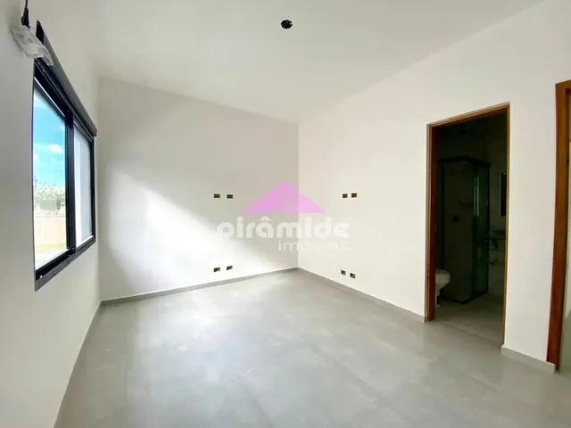 Casa com 84m² 2 quartos e 1 banheiro, à venda, no bairro Pontal de Santa Marina em Caraguatatuba