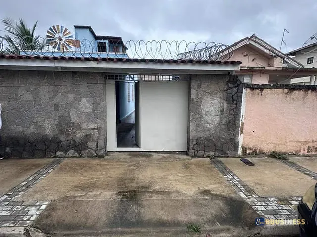 Casa com 360m² 5 quartos e 4 banheiros, à venda ou para alugar, no bairro Parque Tarcisio Miranda em Campos dos Goytacazes