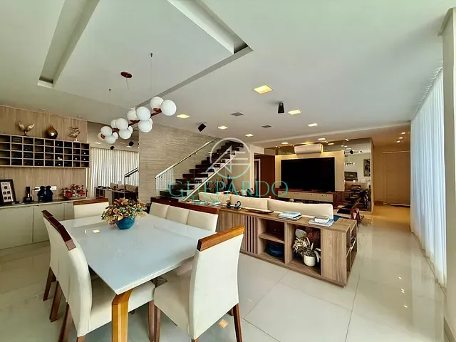 Casa com 360m² 4 quartos e 5 banheiros, à venda, no bairro Condomínio Vale do Arvoredo em Londrina