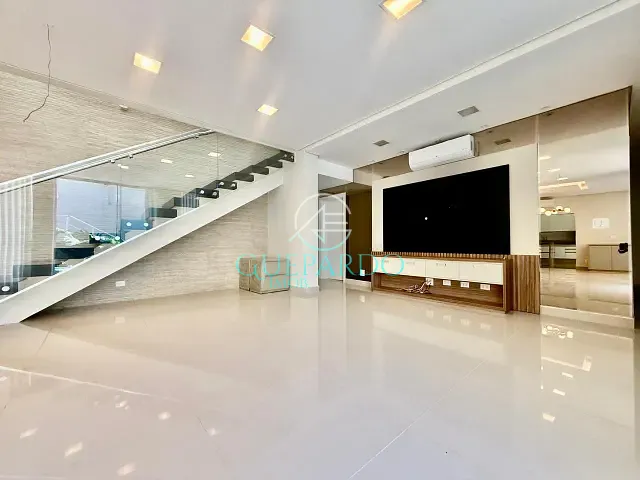 Casa com 360m² 4 quartos e 5 banheiros, à venda, no bairro Condomínio Vale do Arvoredo em Londrina