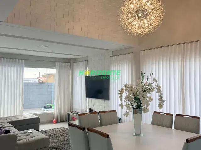 Casa 3 quartos e 4 banheiros, à venda, no bairro Condomínio Residencial Mantiqueira em São José dos Campos