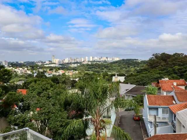 Casa 3 quartos e 4 banheiros, à venda, no bairro Mercês em Curitiba