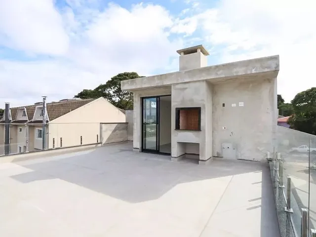 Casa 3 quartos e 4 banheiros, à venda, no bairro Mercês em Curitiba