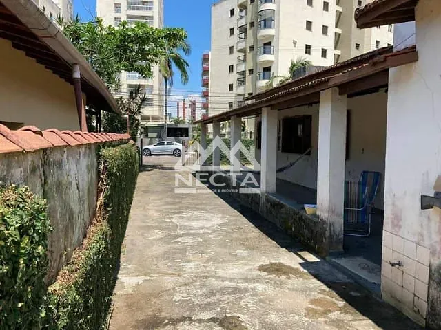 Casa com 360m² 4 quartos e 3 banheiros, à venda, no bairro Martim de Sá em Caraguatatuba