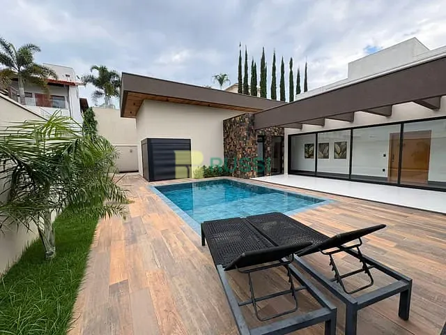 Casa com 700m² 4 quartos e 7 banheiros, à venda ou para alugar, no bairro Urbanova em São José dos Campos