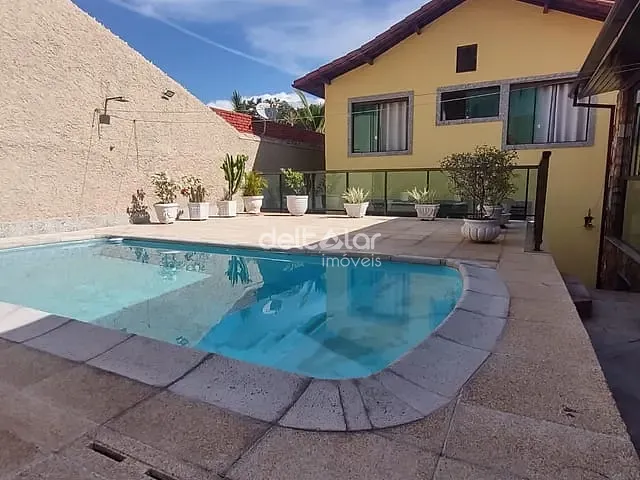 Casa com 360m² 3 quartos e 4 banheiros, à venda, no bairro Santa Branca em Belo Horizonte