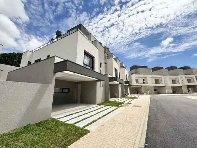 Casa com 206m² 3 quartos e 2 banheiros, à venda, no bairro Campo Comprido em Curitiba