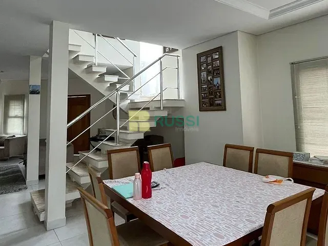Casa 3 quartos e 3 banheiros, à venda ou para alugar, no bairro Loteamento Villa Branca em Jacareí