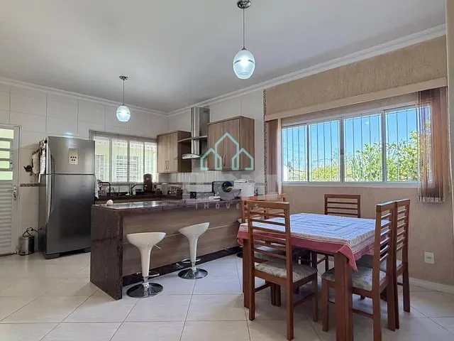 Casa com 550m² 3 quartos e 3 banheiros, à venda, no bairro Jardim Continental II em Taubaté