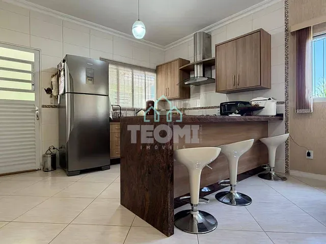 Casa com 550m² 3 quartos e 3 banheiros, à venda, no bairro Jardim Continental II em Taubaté