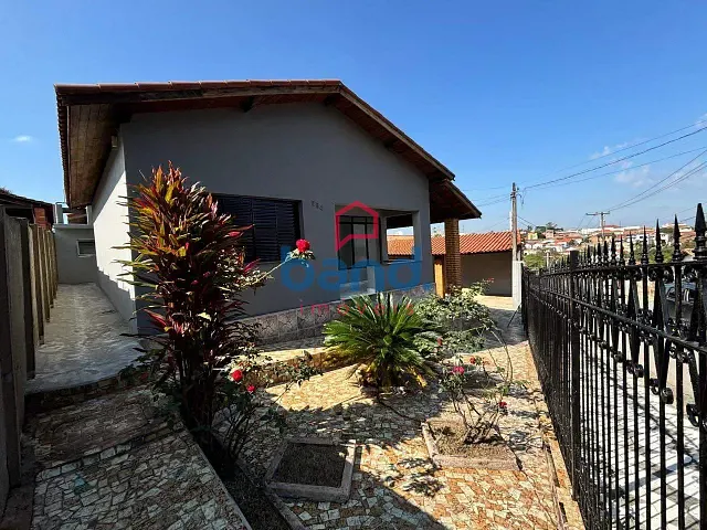 Casa 5 quartos e 2 banheiros, à venda, no bairro Jardim Santa Cruz em Porto Feliz