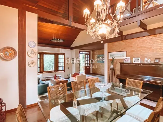 Casa com 1000m² 4 quartos e 5 banheiros, à venda, no bairro Garças em Belo Horizonte