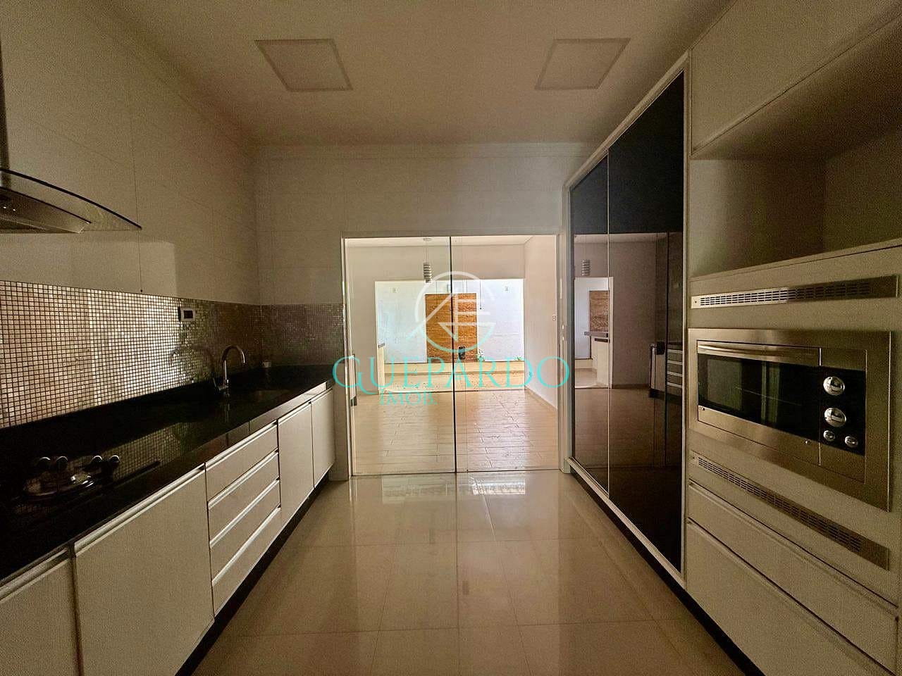 Casa, 3 quartos, 200 m² - Foto 10