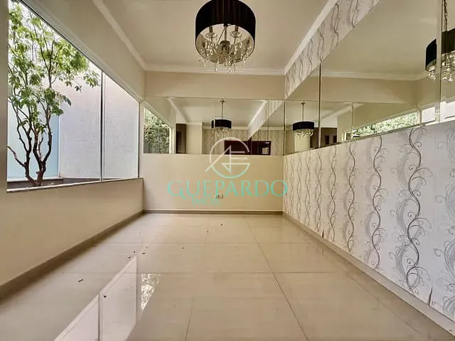 Casa com 330m² 3 quartos e 2 banheiros, à venda ou para alugar, no bairro Esperança em Londrina