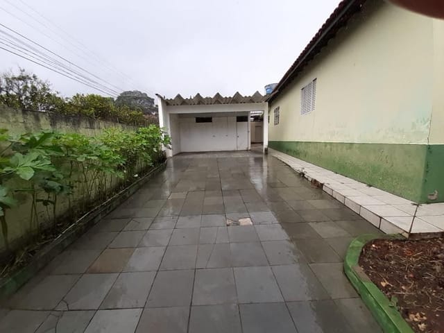 Casa com 700m² 4 quartos e 2 banheiros, à venda, no bairro Vila Santo Antônio em Cotia