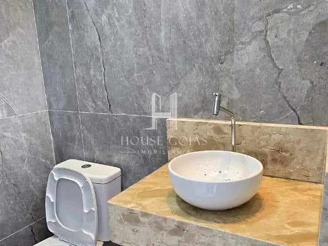 Casa com 300m² 3 quartos e 1 banheiro, à venda, no bairro Setor Grajaú em Goiânia