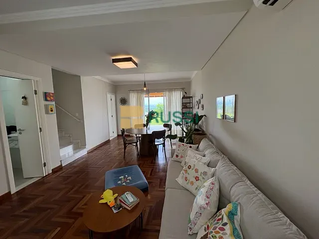 Casa com 388m² 4 quartos e 3 banheiros, à venda, no bairro Urbanova em São José dos Campos