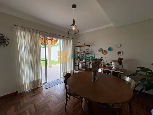 Casa com 388m² 4 quartos e 3 banheiros, à venda, no bairro Urbanova em São José dos Campos