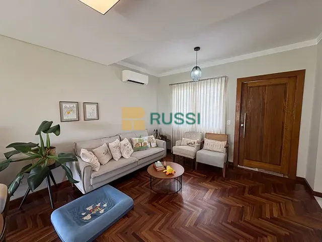 Casa com 388m² 4 quartos e 3 banheiros, à venda, no bairro Urbanova em São José dos Campos