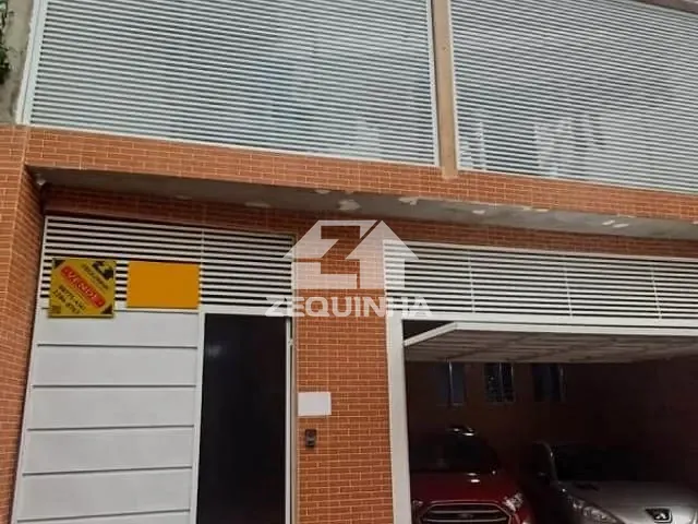 Casa com 140m² 3 quartos e 4 banheiros, à venda, no bairro Vila Menk em Osasco