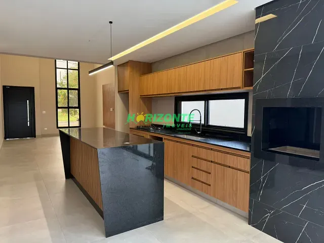 Casa com 360m² 3 quartos e 4 banheiros, à venda, no bairro Condomínio Bellavittá em Caçapava