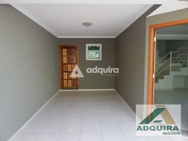 Sobrado 3 quartos e 3 banheiros, à venda, no bairro Ronda em Ponta Grossa