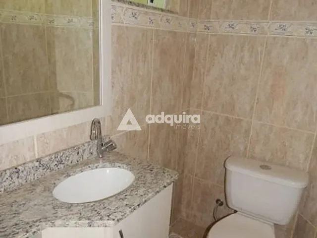 Sobrado 3 quartos e 3 banheiros, à venda, no bairro Ronda em Ponta Grossa