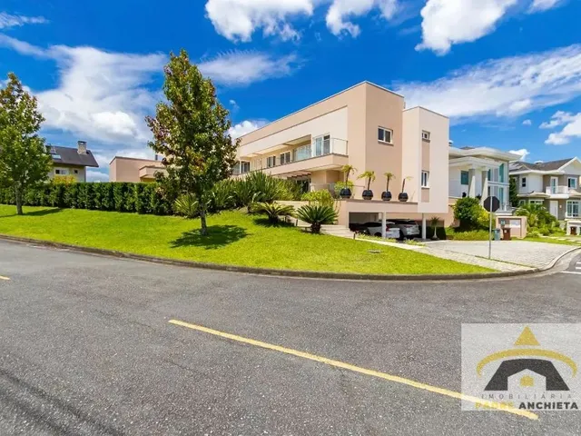 Casa com 995m² 4 quartos e 11 banheiros, à venda, no bairro Alphaville Graciosa em Pinhais