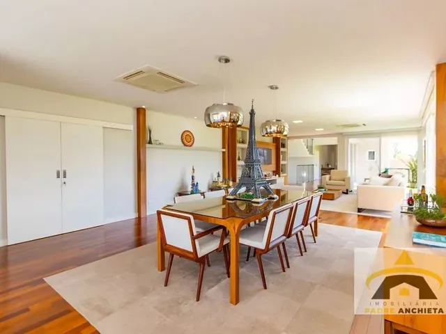 Casa com 995m² 4 quartos e 11 banheiros, à venda, no bairro Alphaville Graciosa em Pinhais