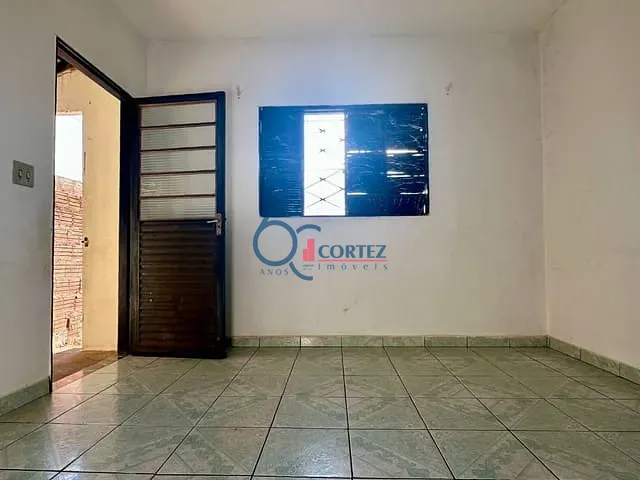 Casa com 10m² 2 quartos e 1 banheiro, à venda, no bairro Jardim Novo em Rio Claro