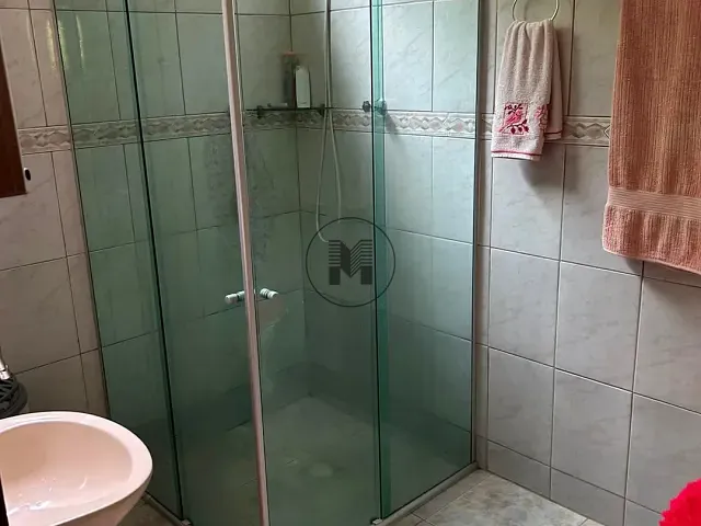 Casa 3 quartos e 2 banheiros, para alugar, no bairro Jardim Vista Alegre em Guaratinguetá