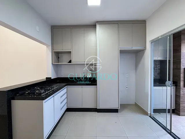 Casa 3 quartos e 2 banheiros, à venda, no bairro Loteamento Morada das Flores em Cambé