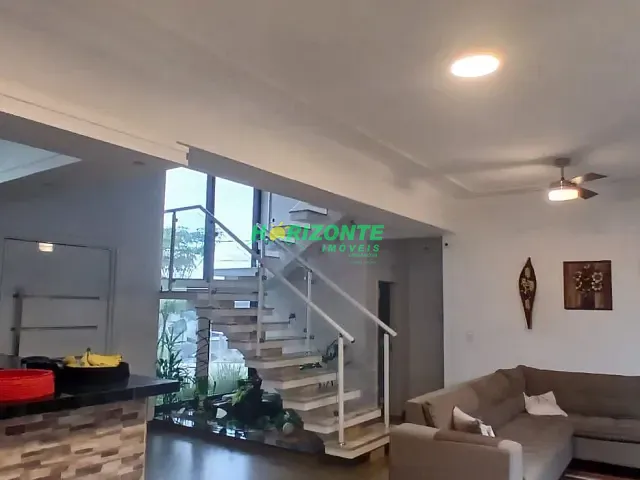 Casa 4 quartos e 2 banheiros, à venda, no bairro Condomínio Residencial Mantiqueira em São José dos Campos
