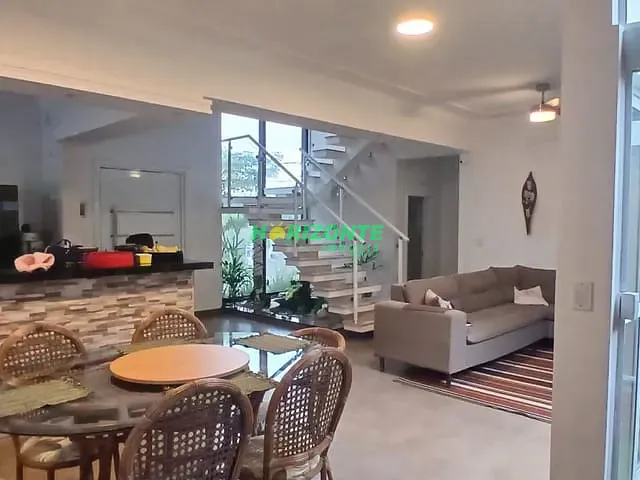 Casa 4 quartos e 2 banheiros, à venda, no bairro Condomínio Residencial Mantiqueira em São José dos Campos