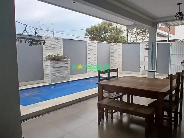 Casa 4 quartos e 2 banheiros, à venda, no bairro Condomínio Residencial Mantiqueira em São José dos Campos