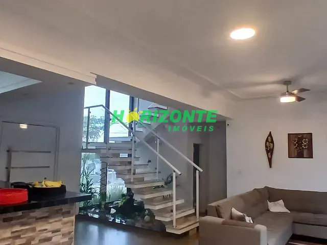 Casa 4 quartos e 2 banheiros, à venda, no bairro Condomínio Residencial Mantiqueira em São José dos Campos